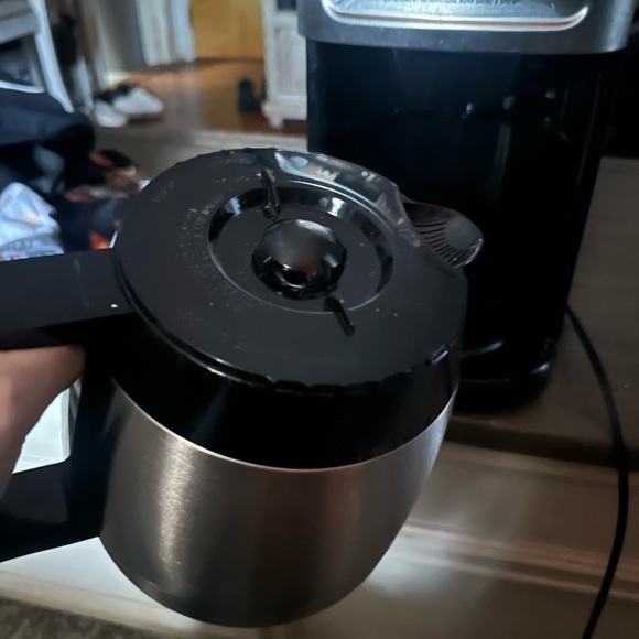 Cuisinart Coffee Maker DGB-900BC Grind and Brew 12 Cups Chrome - Picture 3 of 7